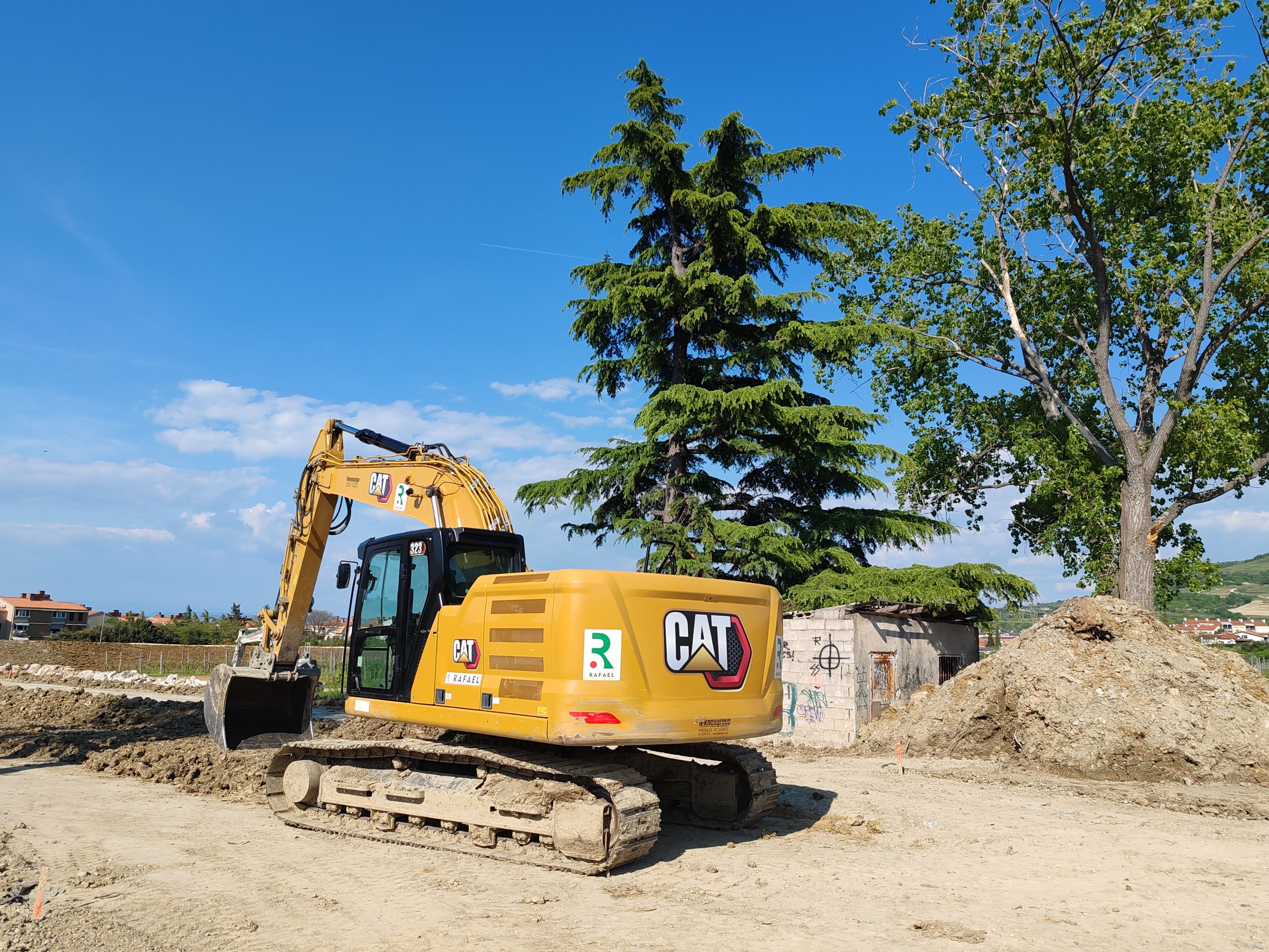 Load-haul-dump loader at work